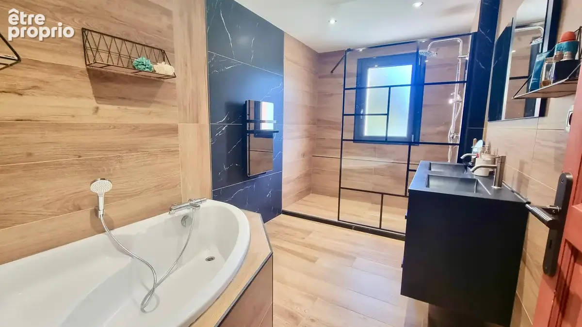 VERTAIZON / Maison de plain-pied 130 m² - 3 chambres - Proche Pont-du-Château ! - photo 16