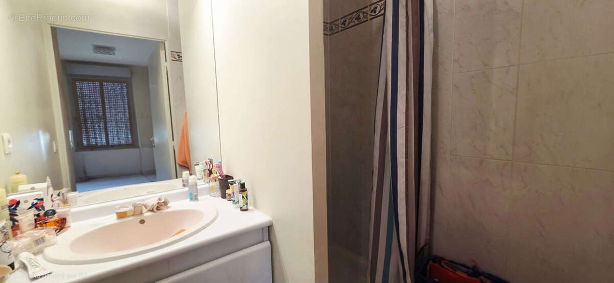 Appartement 5 pièces à vendre à Étampes dans une résidence sécurisée avec ascenseur et place de stationnement couverte, idéaleme - photo 9