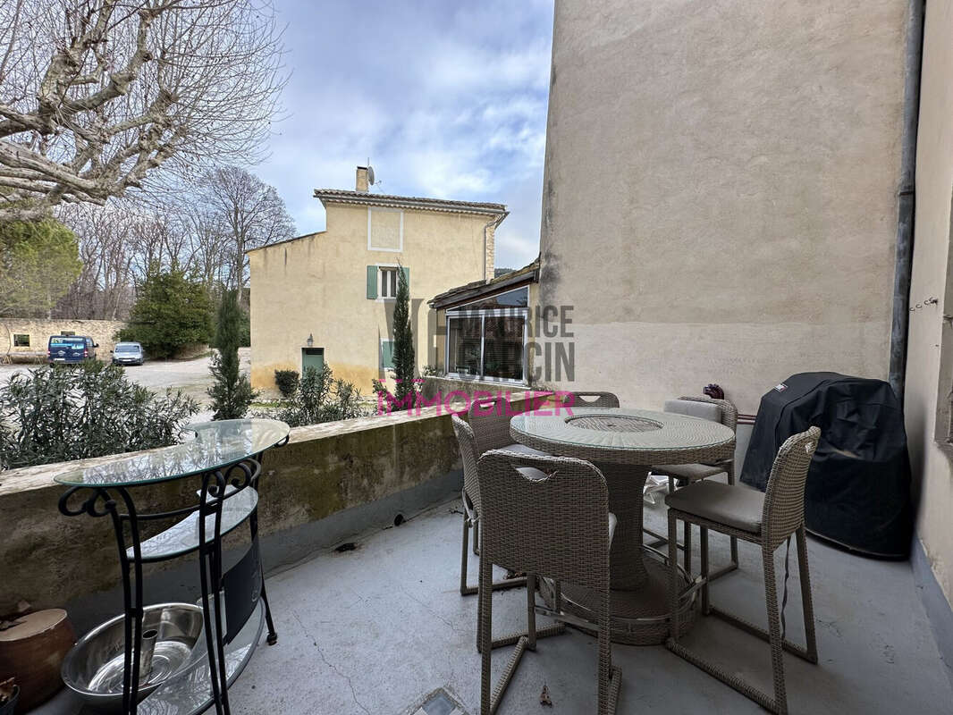 Commerce à MALAUCENE