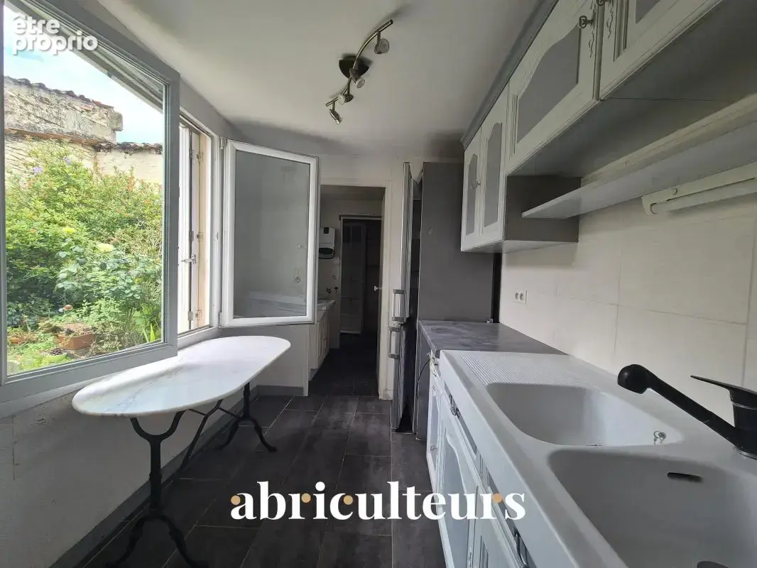 Maison de ville de plein pied d'environ 80m² en vente à Cognac (16100) - photo 7
