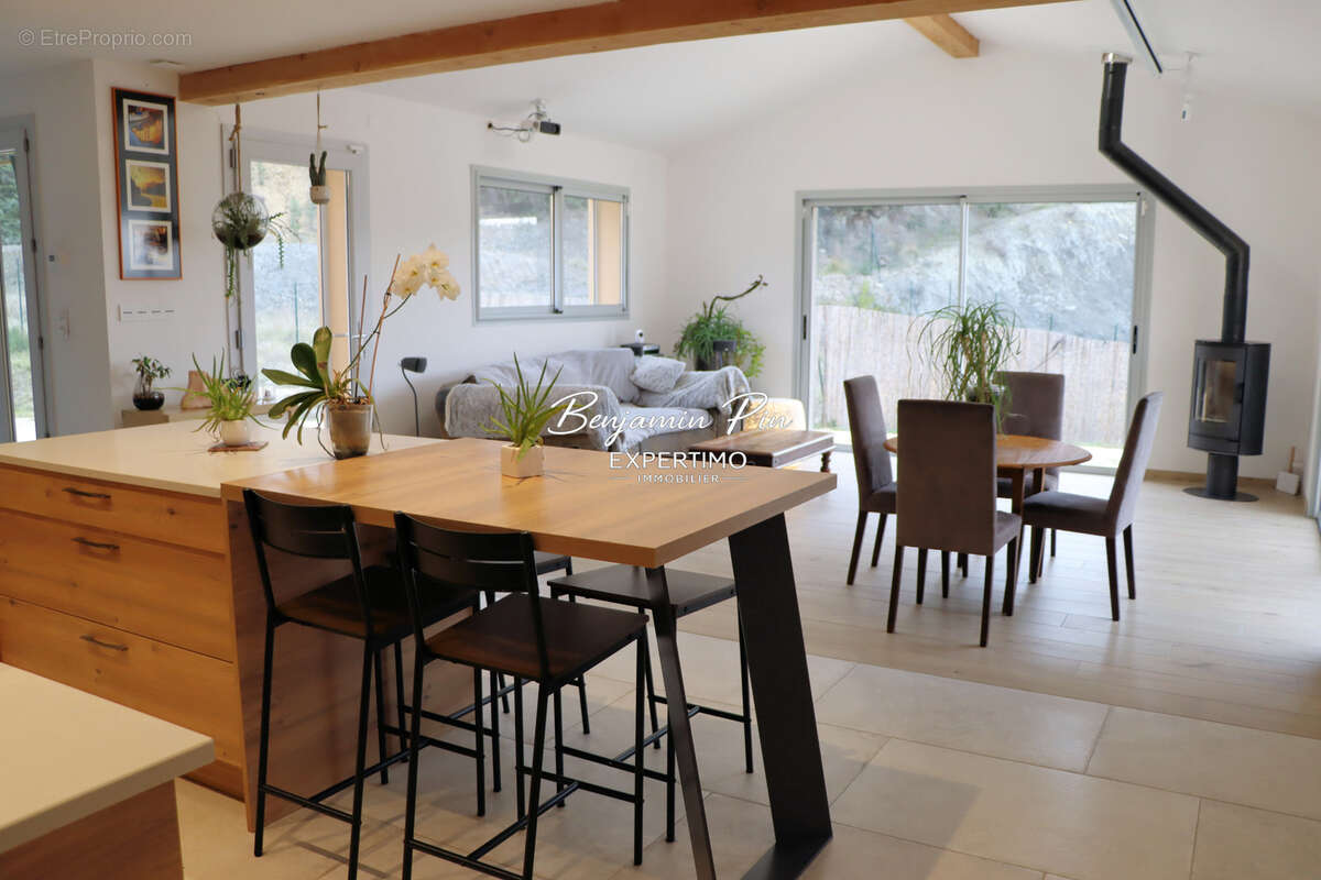 Maison à SAINT-SATURNIN-LES-APT