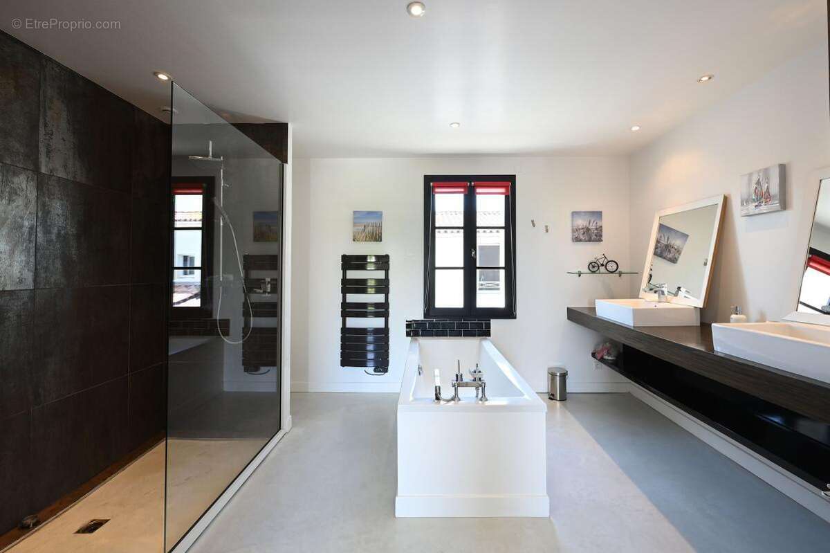 Maison à SAINT-MARTIN-DE-RE