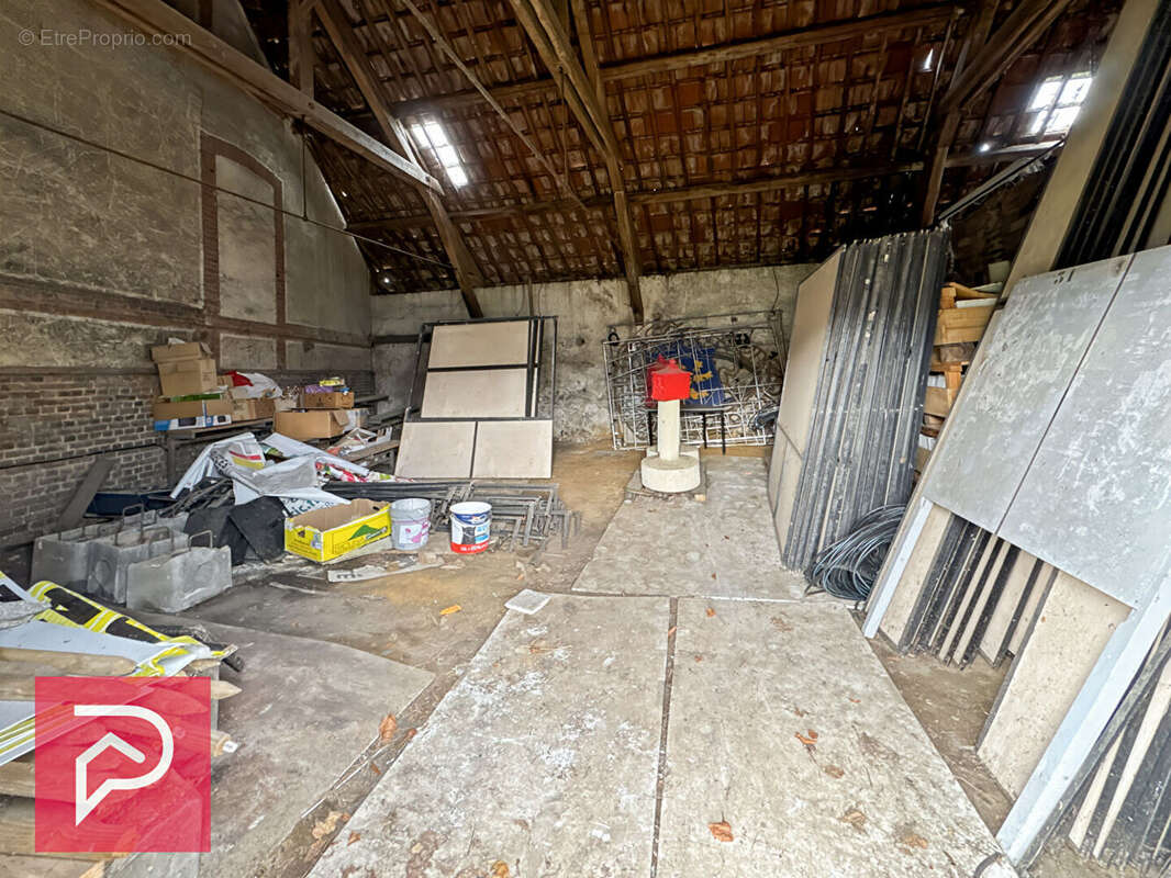 BERNAY, en ville, bâtiment de 300 m² - photo 7