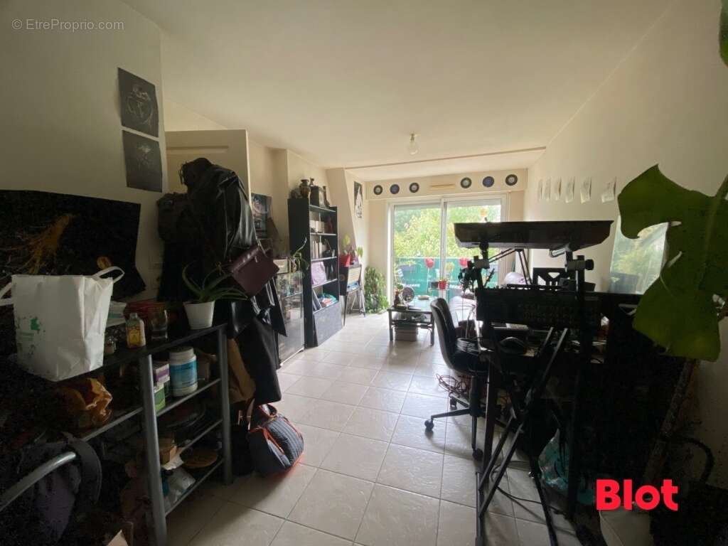 Appartement à SENE