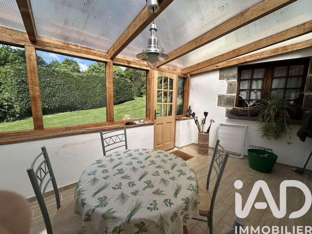Maison 195 m² à Rouillac  - photo 4