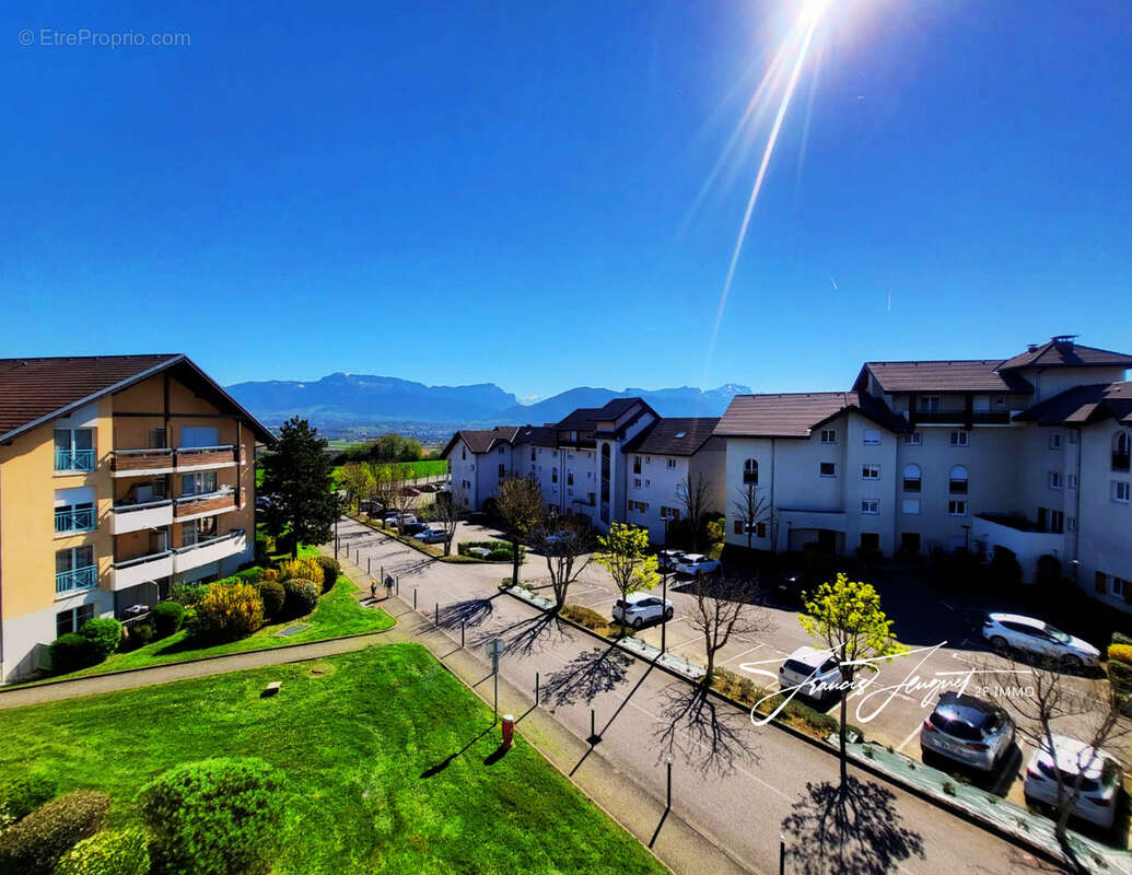 Appartement à POISY