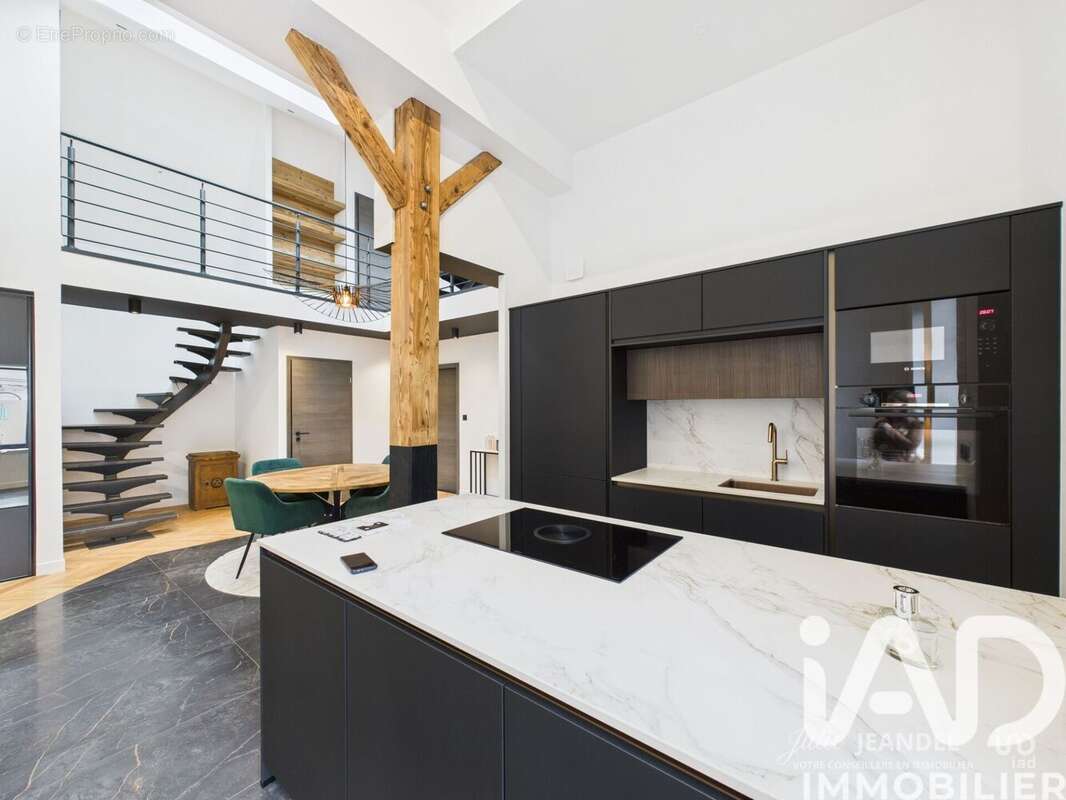 Photo 9 - Commerce à REMIREMONT