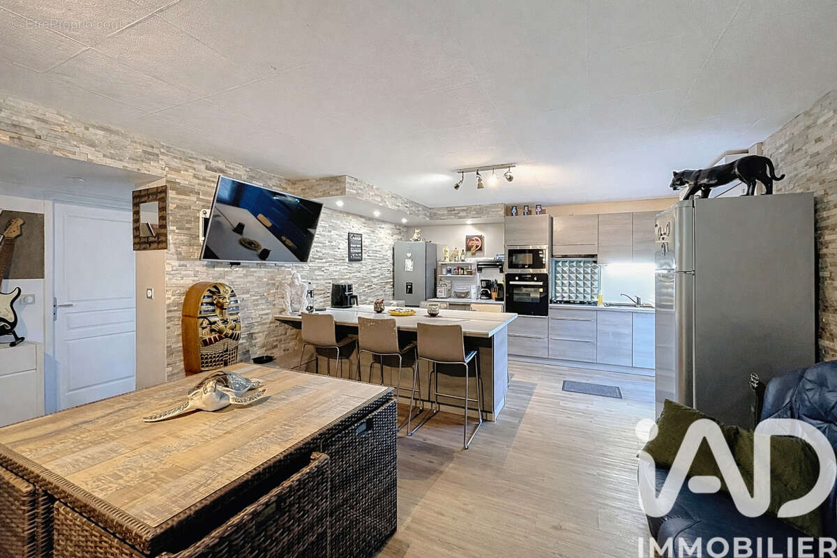 Maison 158 m² à Espes-Undurein  - photo 2