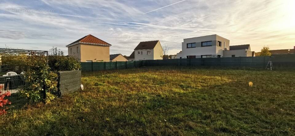 Terrain à COURCELLES-SUR-SEINE