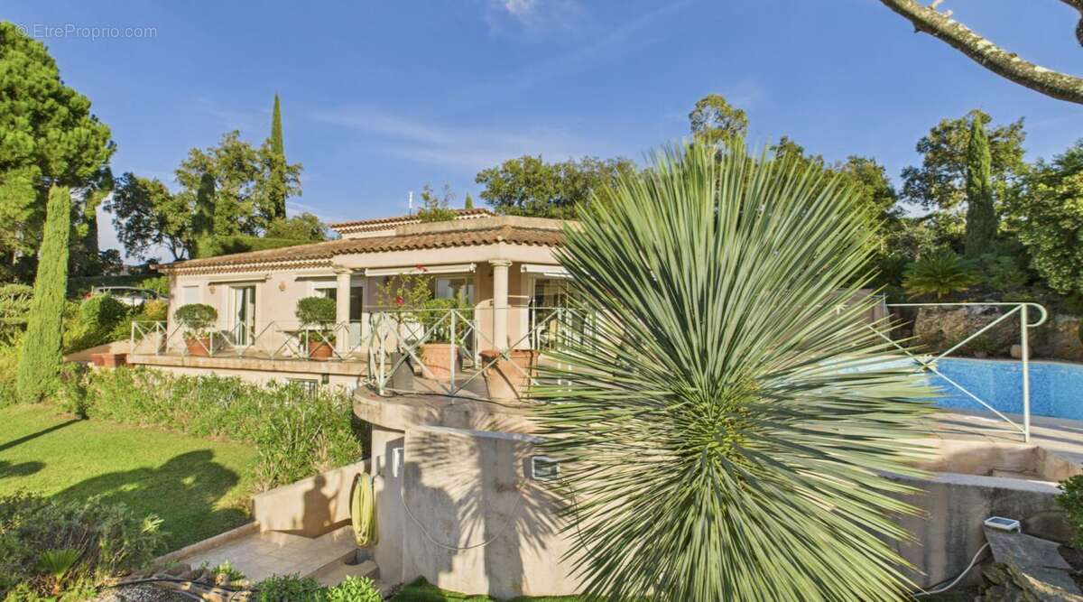 Appartement à LA LONDE-LES-MAURES