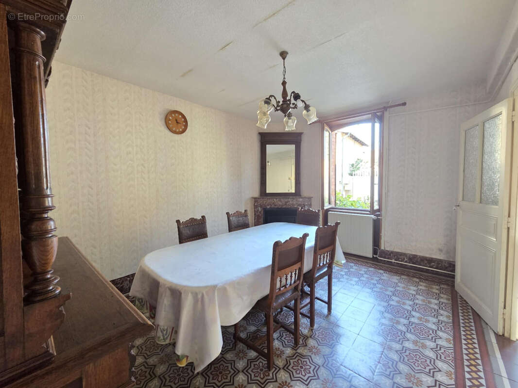 Maison à SAIL-LES-BAINS