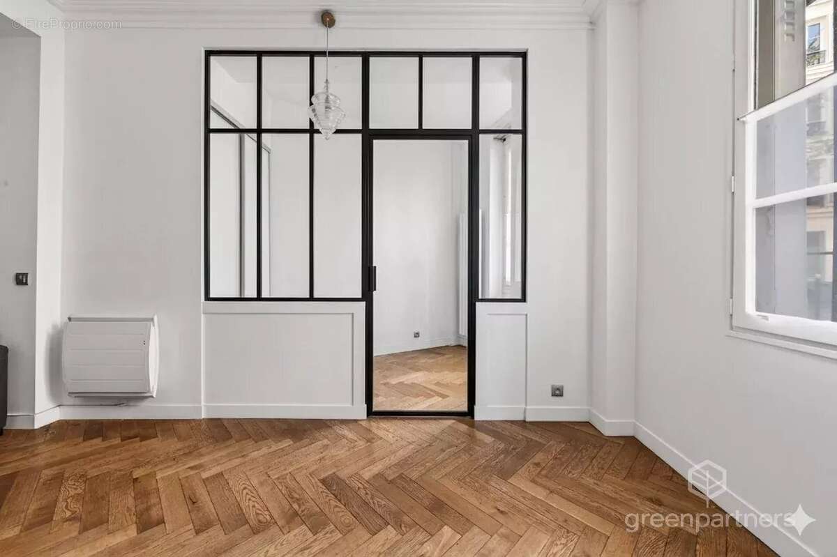 Appartement à PARIS-14E