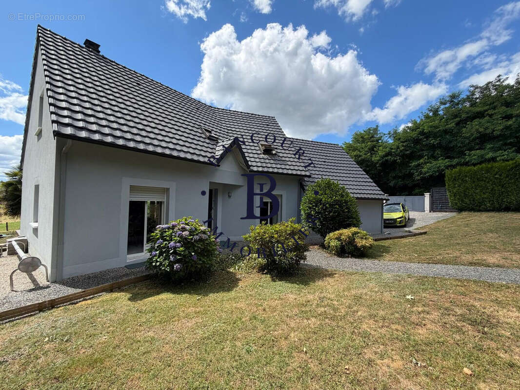 Maison 130 m² à Chameyrat  - photo 2