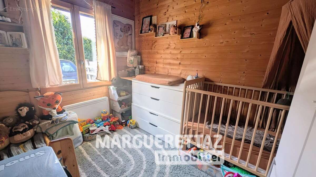 Maison à LA ROCHE-SUR-FORON