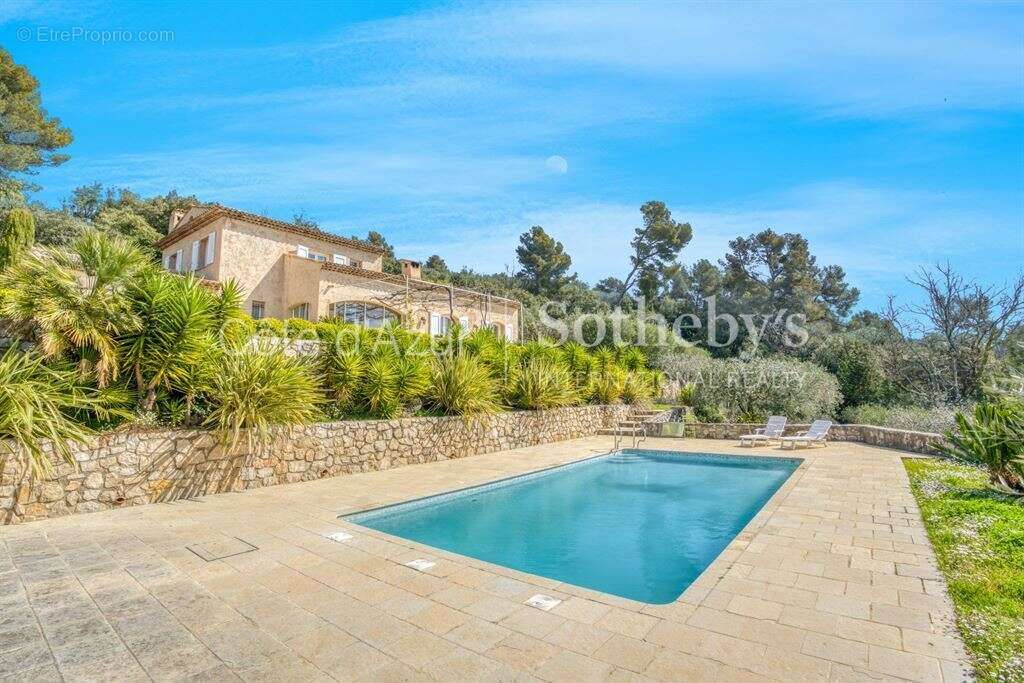 Somptueuse villa provençale avec vue dégagée, aperçu mer et piscine chauffée, à Cabris - photo 2