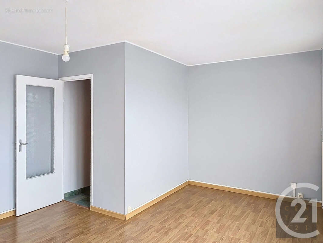 Appartement à SAINT-JULIEN-LES-VILLAS