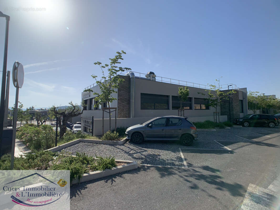 98.65m2 - local commercial ou professionnel - cuers - photo 14
