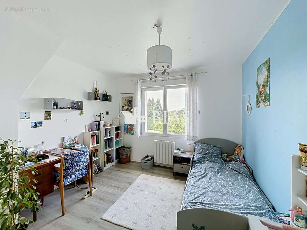Maison 170 m² à Saint-Ouen-Du-Tilleul  - photo 6