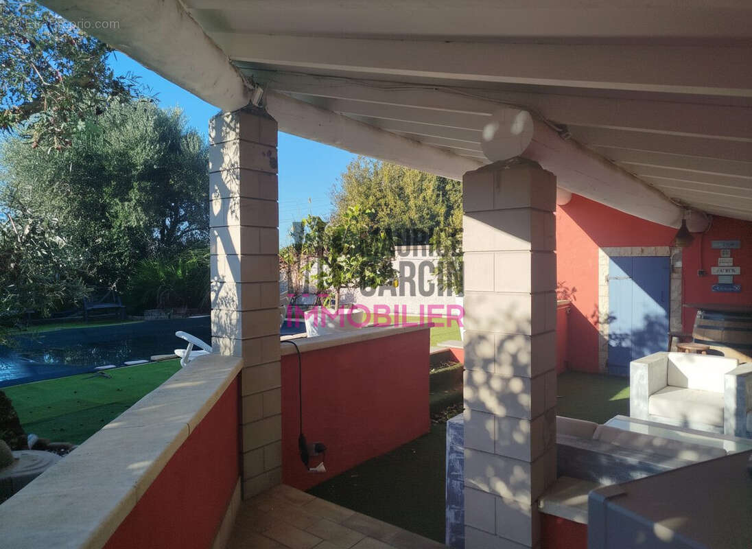 Maison à MORIERES-LES-AVIGNON