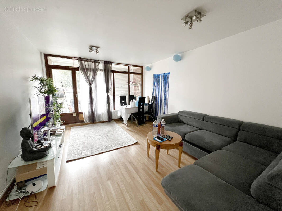 Appartement à SURVILLIERS