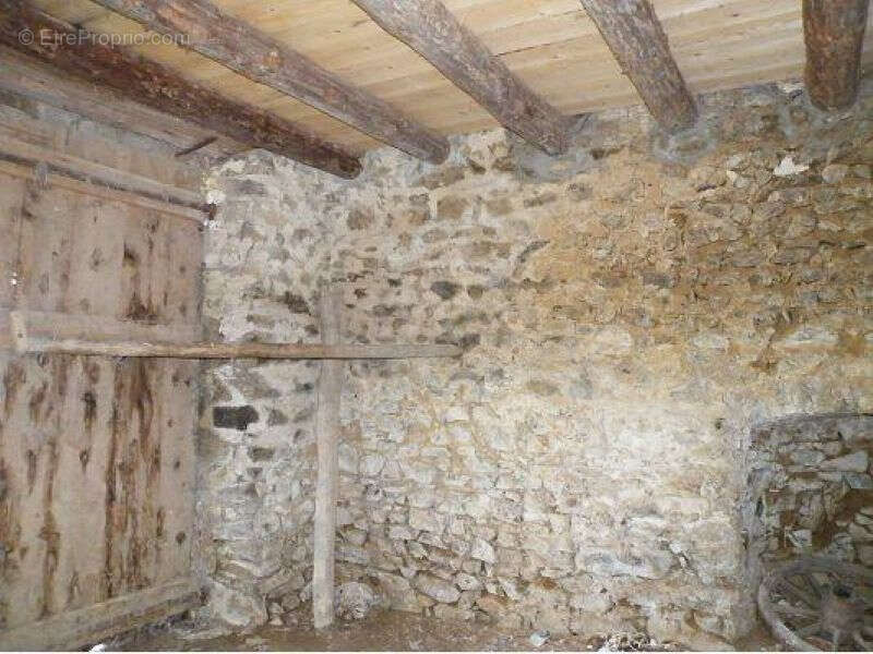 Maison à VERNET-LA-VARENNE