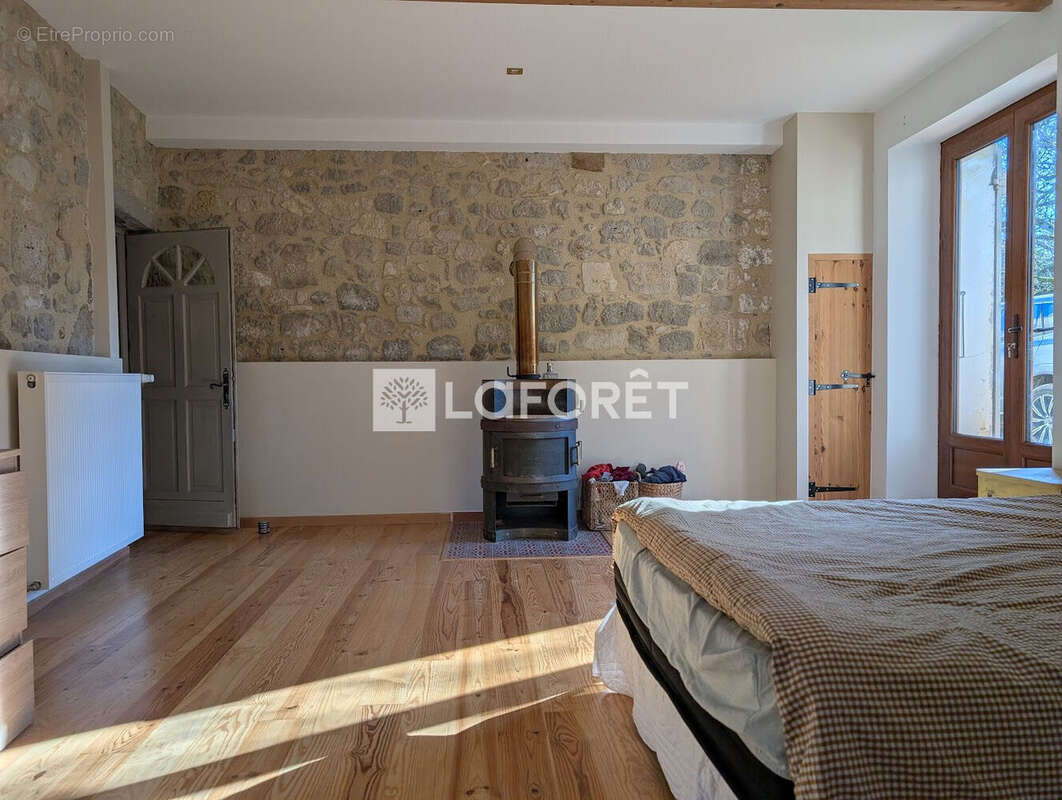 Maison à MONCRABEAU