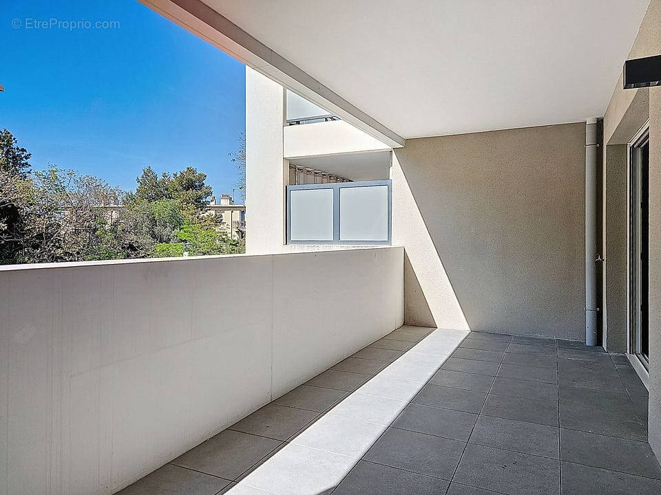 Appartement à MARSEILLE-4E