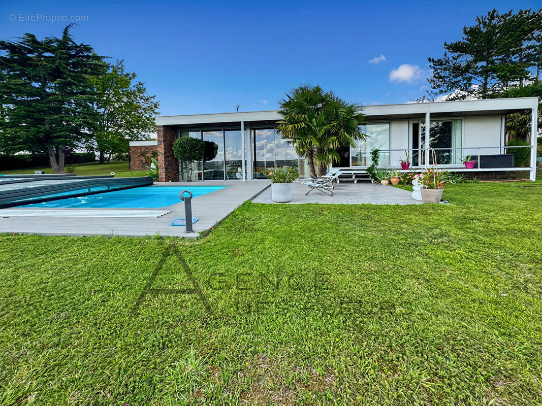 Maison à TOURVILLE-LA-RIVIERE