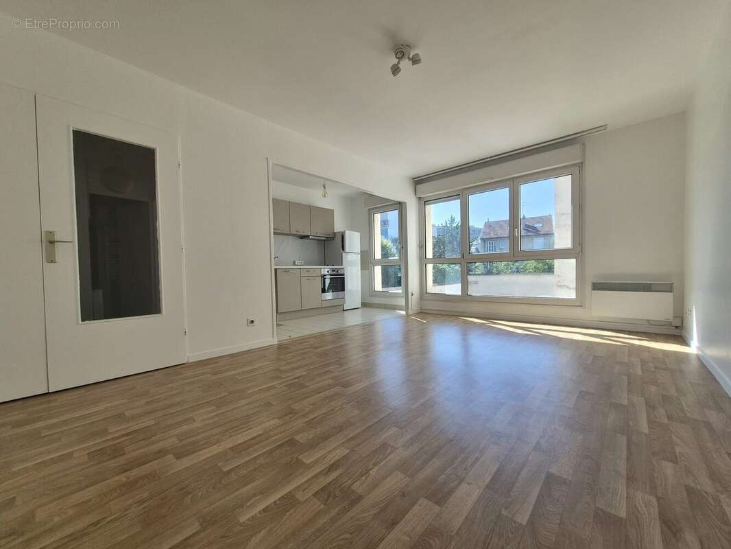 Appartement 46 m² à Reims  - photo 2