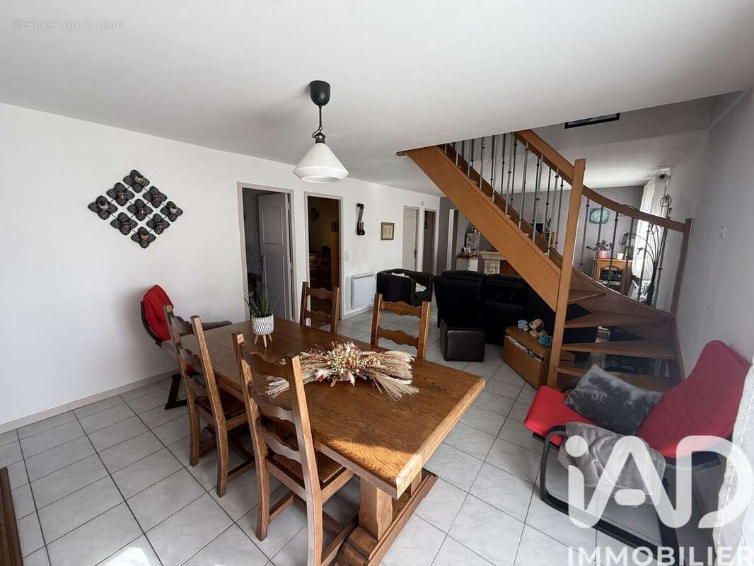 Photo 4 - Maison à REMY