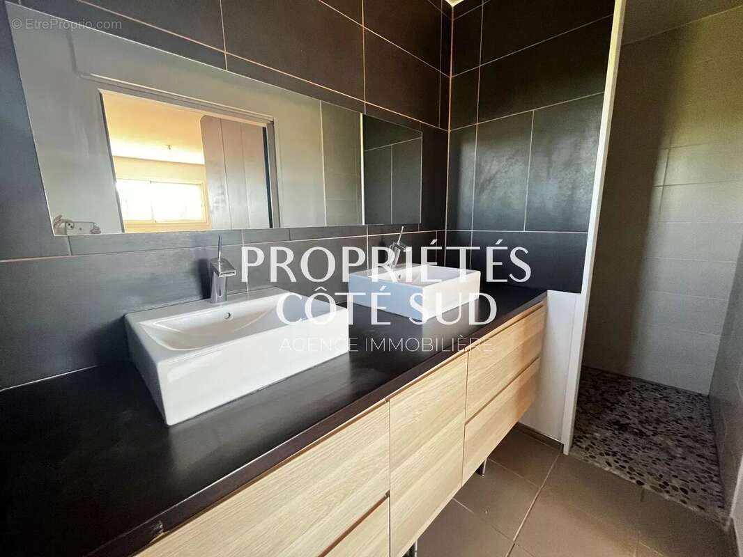 PUJAUT – Villa 166 m²  Piscine  Terrain 1 000 m² sans vis-à-vis  Vue village - photo 12