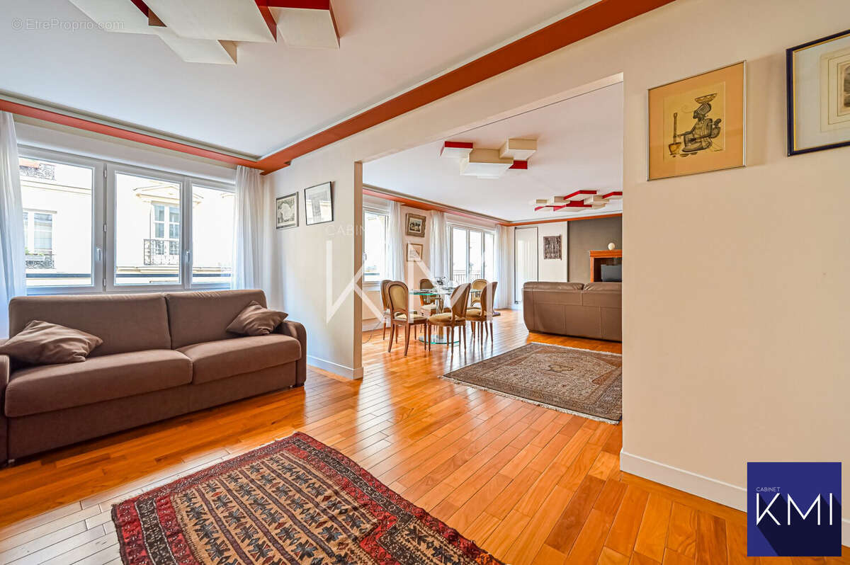 Appartement à PARIS-11E