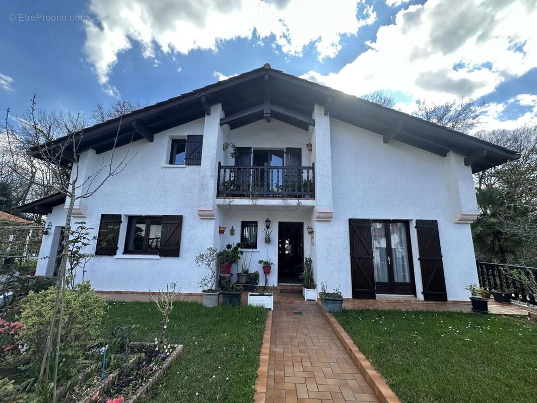 Maison à BASSUSSARRY