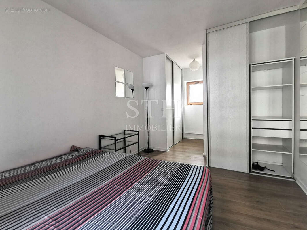 Chb 2 (traversant) avec rangements - Appartement à PARIS-15E