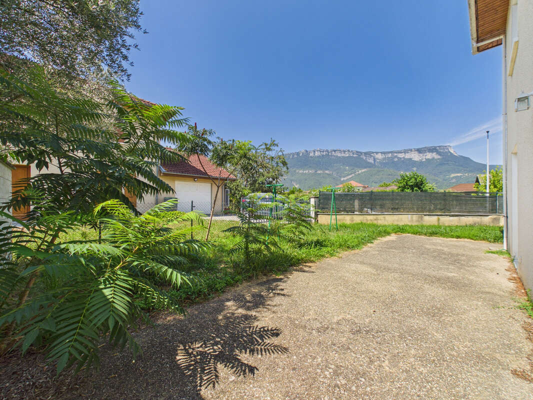 Maison mitoyenne - secteur calme - Pontcharra - 117 m2 - photo 11