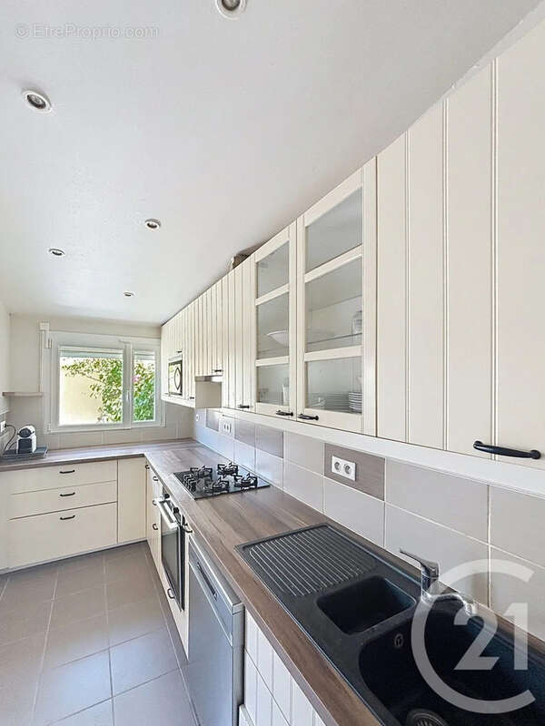 Maison 138 m² à Gond-Pontouvre  - photo 3