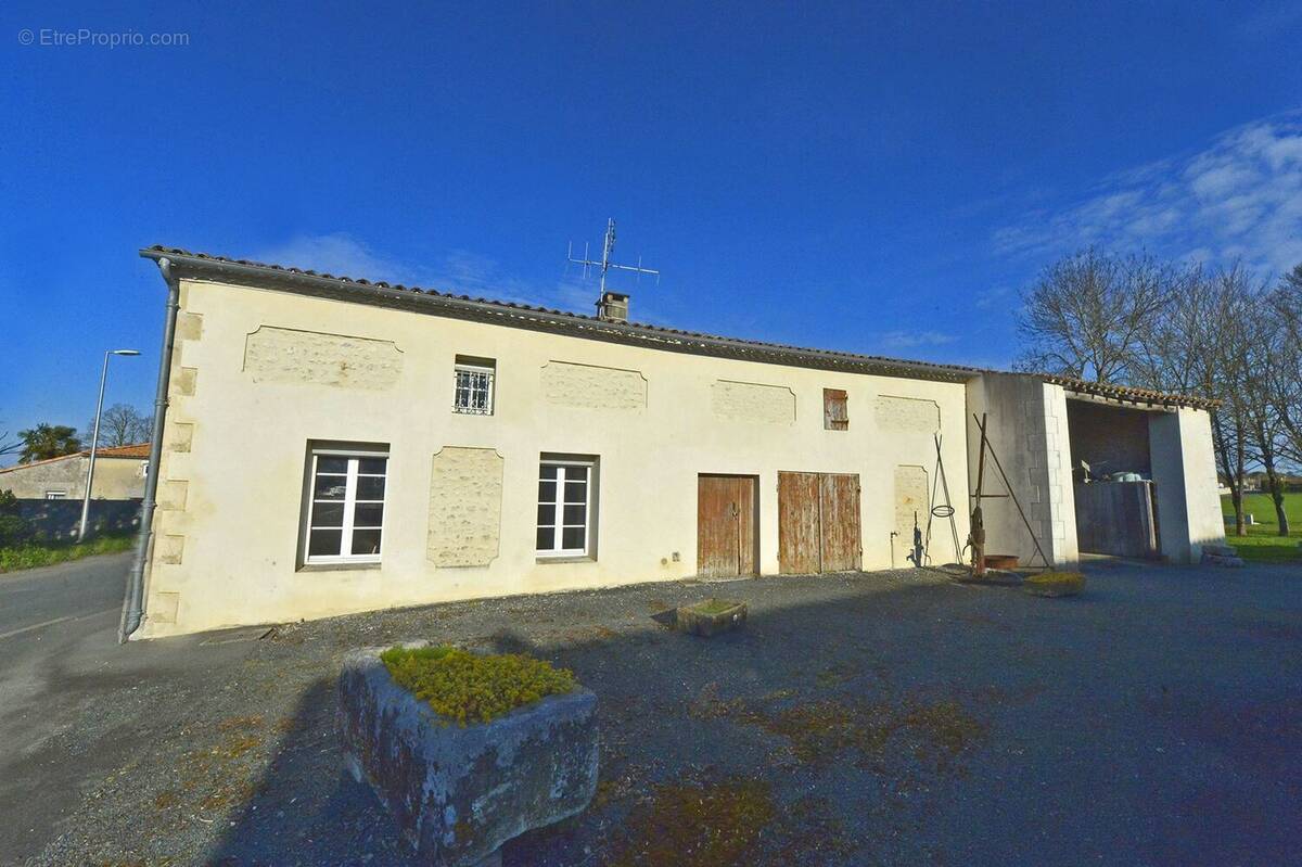 Maison à SEMUSSAC