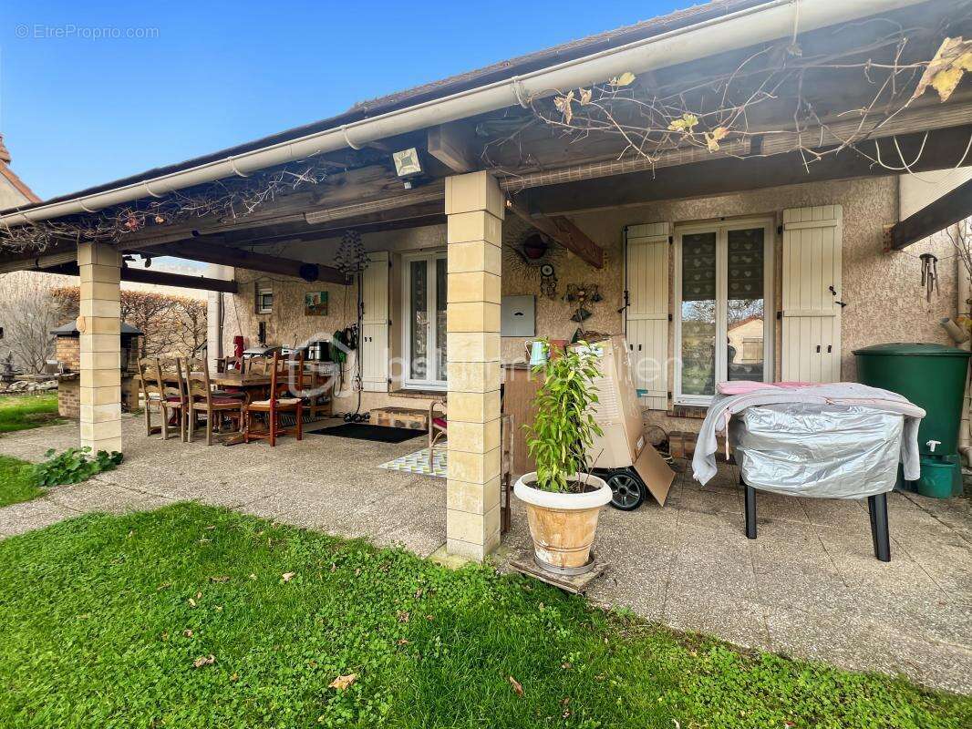 Maison à MORIGNY-CHAMPIGNY