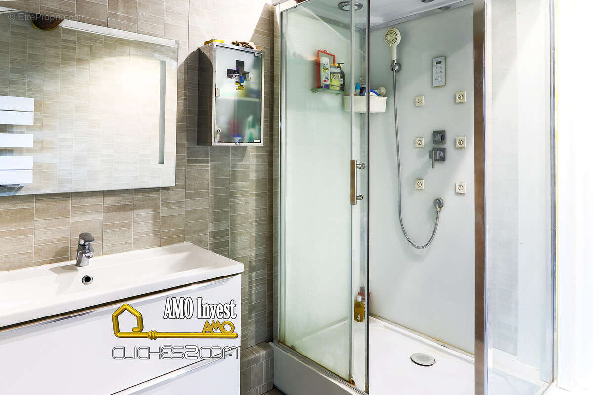 Appartement à ENTRAIGUES-SUR-LA-SORGUE