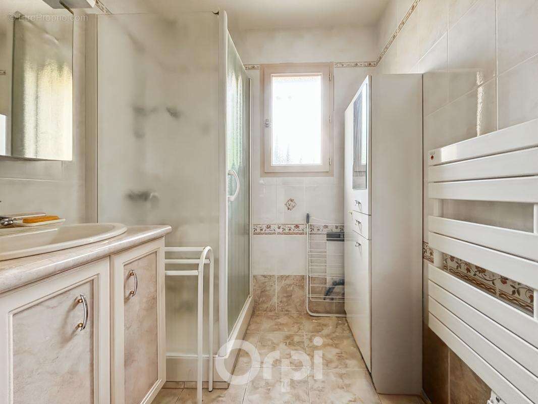 Maison à BESSINES-SUR-GARTEMPE