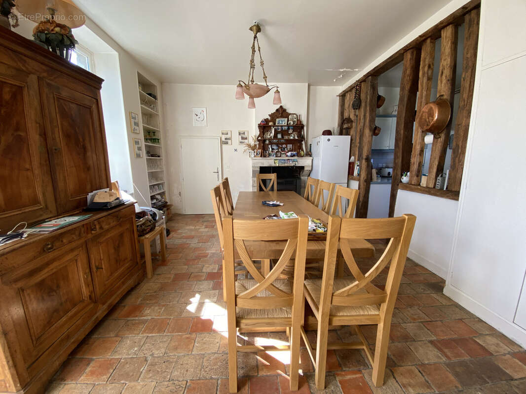 Maison à MONTREUILLON