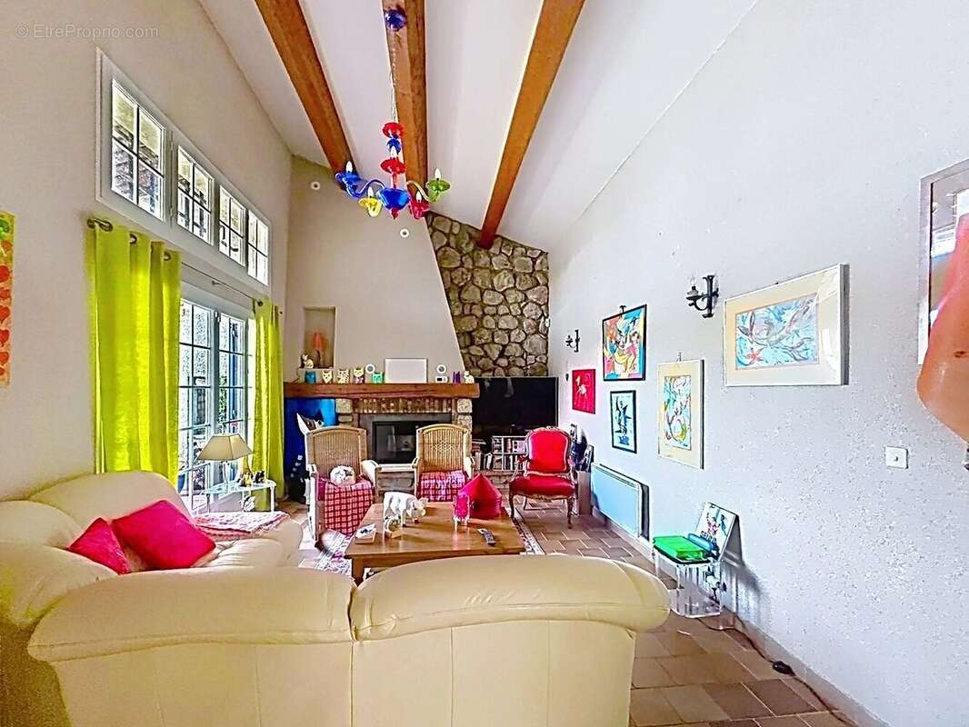 Maison à BERRE-LES-ALPES