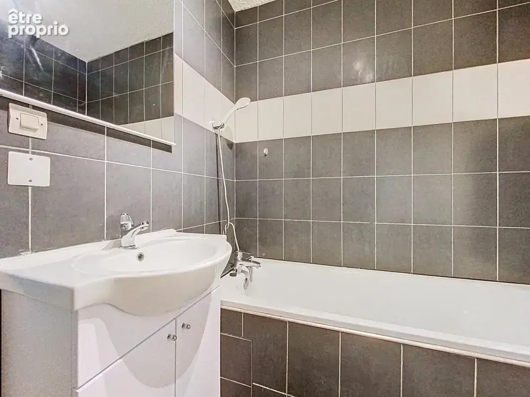 Appartement - 1 Chambre - Proche commodités - photo 8