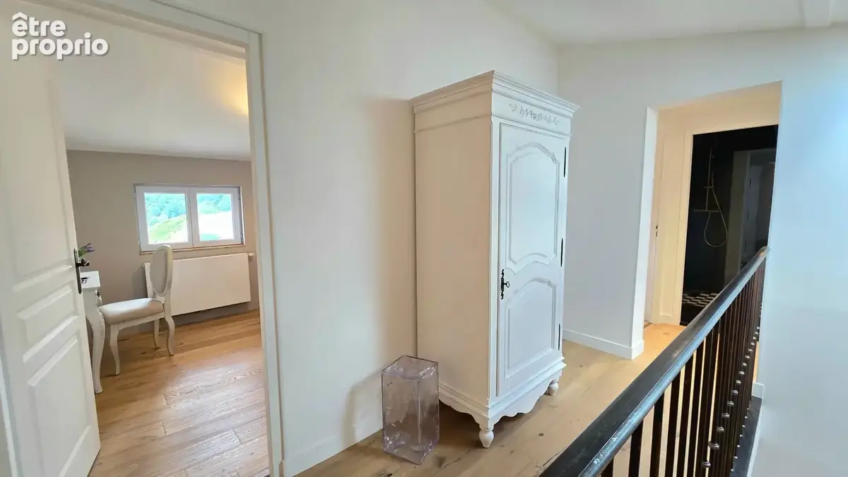 Propriété d'Exception Rénovée – 7.5 hectares - Étang privée - vue panoramique - Piscine - Source - photo 28