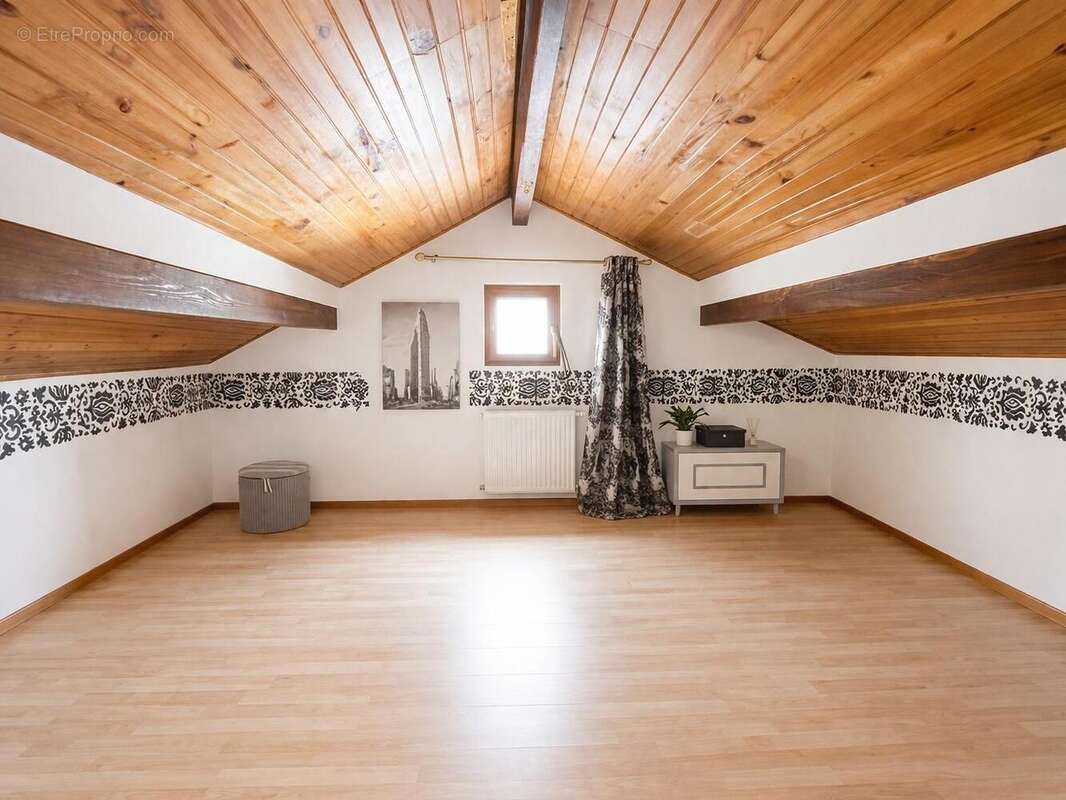 Maison 101 m² à Vaulx-En-Velin  - photo 8