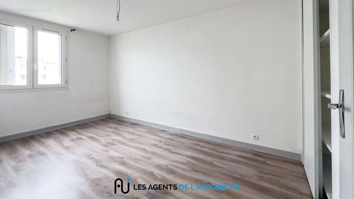 Appartement à NANTERRE