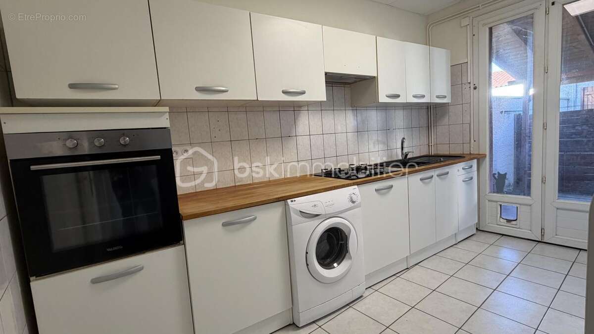 Appartement à ANNEYRON