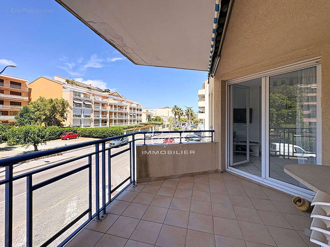 Appartement t2 avec parking à vendre en centre ville de cavalaire sur mer - golfe de saint tropez - photo 14