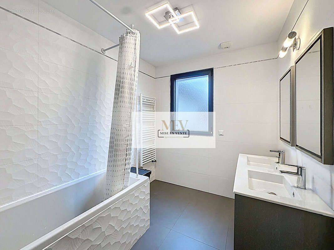 Maison à BRY-SUR-MARNE