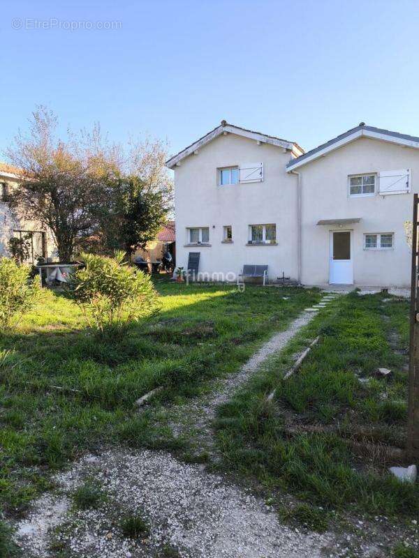 Maison de ville non mitoyenne Carbon-blanc 249 000€ FAI - photo 2